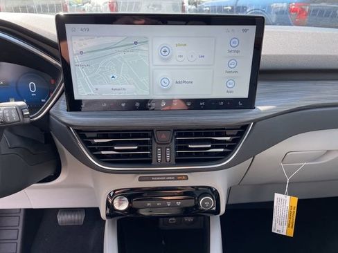 Certified 2024 Ford Escape SE w/ PHEV Premium Package image 19