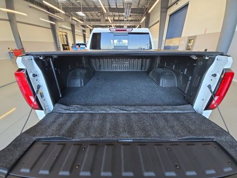 Used 2021 GMC Sierra 1500 SLT w/ SLT Premium Plus Package AWD/4WD image 29