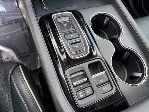 Used 2025 Honda Pilot Elite image 27