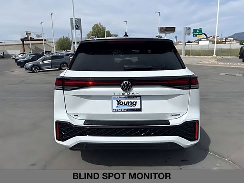 New 2026 Volkswagen Tiguan SE R-Line AWD/4WD image 4