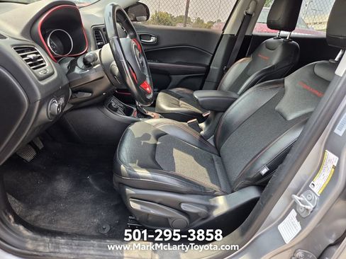 Used 2019 Jeep Compass Trailhawk AWD/4WD image 5