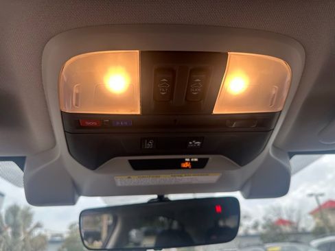 Used 2023 Subaru Crosstrek 2.5i Limited w/ Moonroof Package image 33