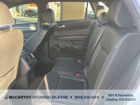 Used 2022 Volkswagen Atlas Cross Sport SE image 5