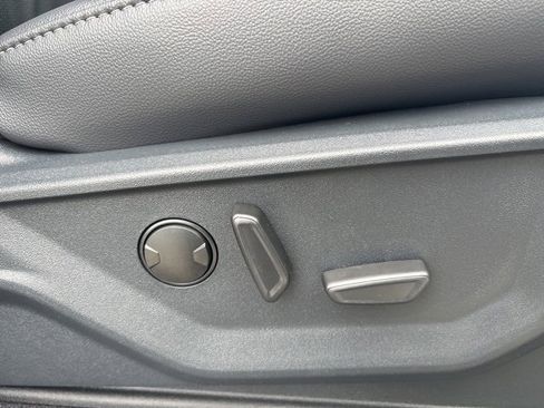 New 2025 Ford F150 Lariat w/ FX4 Off-Road Package image 25