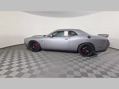 Used 2016 Dodge Challenger SRT Hellcat RWD image 44