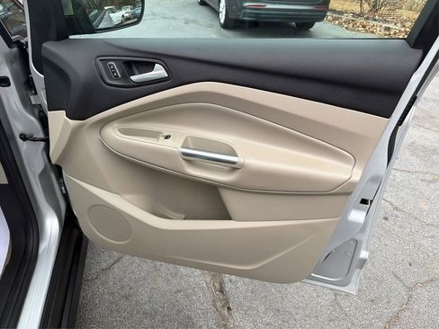 Used 2015 Ford C-MAX SE image 23