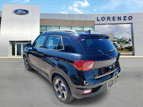 Used 2022 Hyundai Venue SEL image 7