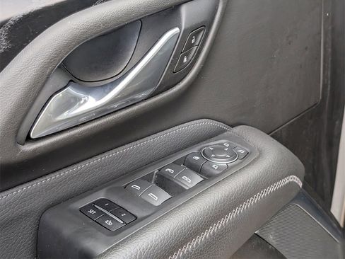 Used 2021 GMC Yukon Denali w/ Advanced Technology Package image 14