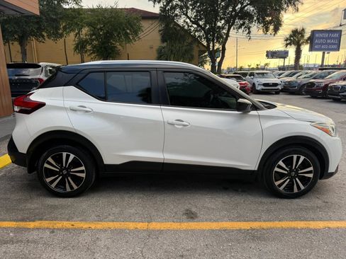Used 2018 Nissan Kicks SV FWD image 5