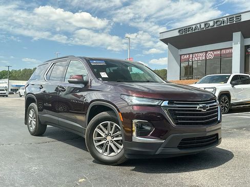 Used 2023 Chevrolet Traverse LT AWD/4WD image 1