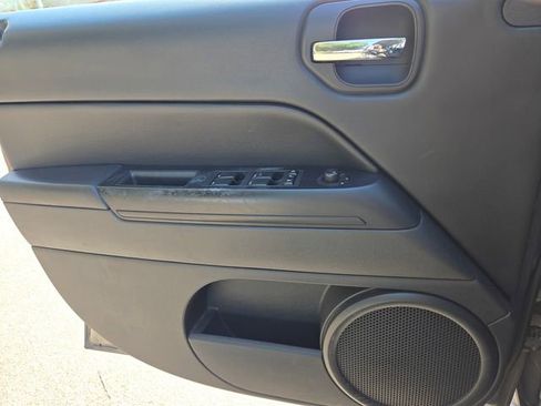 Used 2016 Jeep Patriot Sport w/ Power Value Group image 13