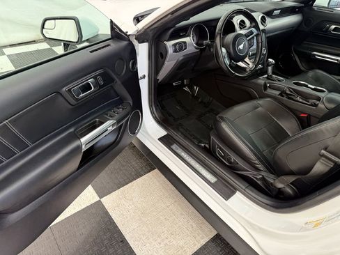 Used 2019 Ford Mustang Premium image 19