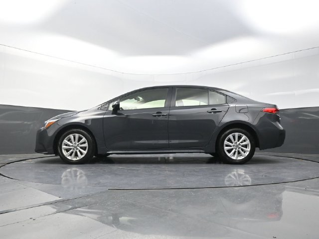 Used 2026 Toyota Corolla LE w/ LE Premium Package FWD image 34
