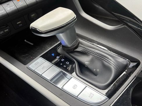 Used 2023 Hyundai Elantra Limited FWD image 23