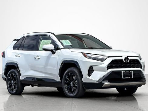 Certified 2025 Toyota RAV4 SE w/ Convenience Package AWD/4WD image 7