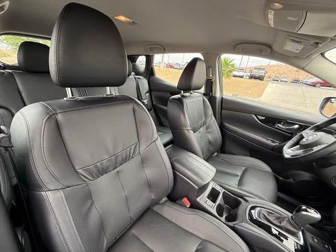 Used 2022 Nissan Rogue Sport SL image 14