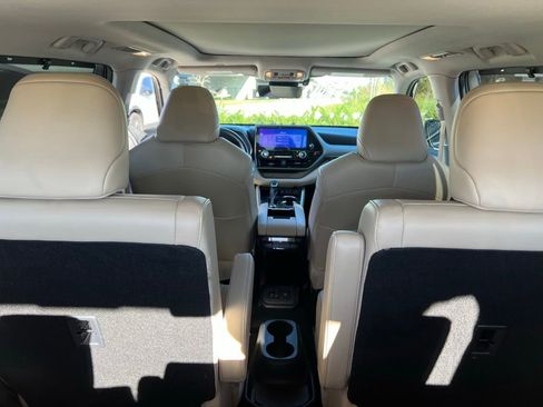 Used 2023 Toyota Highlander Platinum image 20