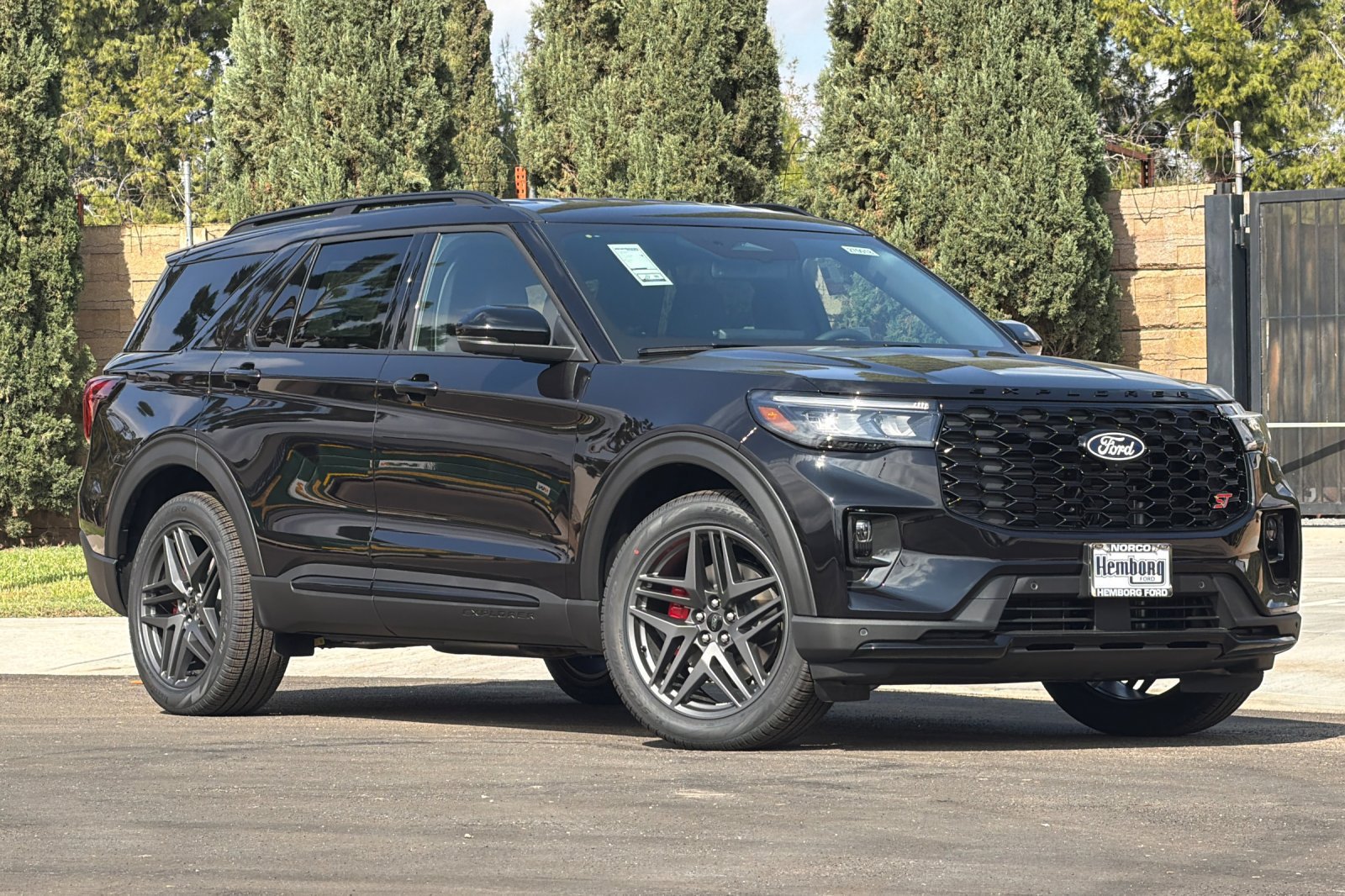 New 2027 Ford Explorer ST RWD image 2