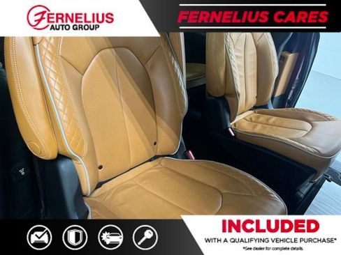 Used 2021 Chrysler Pacifica Pinnacle AWD/4WD image 18