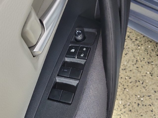 Used 2021 Toyota Corolla LE FWD image 21