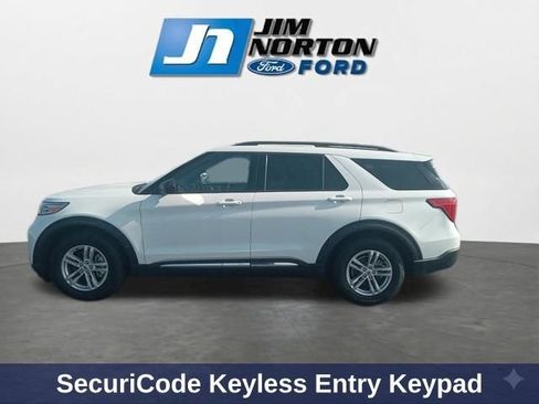 Used 2023 Ford Explorer XLT w/ Equipment Group 202A RWD image 6