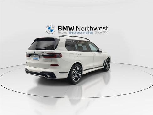 New 2027 BMW X7 xDrive40i w/ M Sport Package AWD/4WD image 3