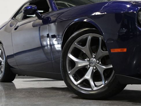 Used 2016 Dodge Challenger SXT Plus image 4