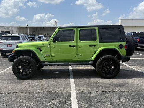 Used 2019 Jeep Wrangler Unlimited Sahara AWD/4WD image 8