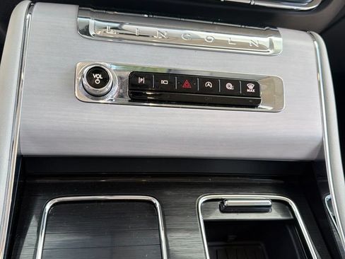 Used 2025 Lincoln Aviator Reserve w/ Equipment Group 201A AWD/4WD image 35