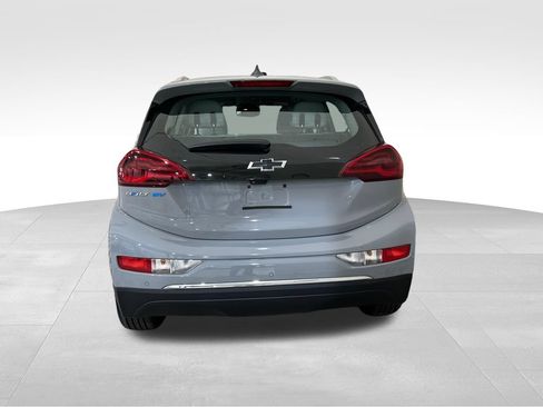 Used 2020 Chevrolet Bolt Premier w/ Infotainment Package FWD image 4