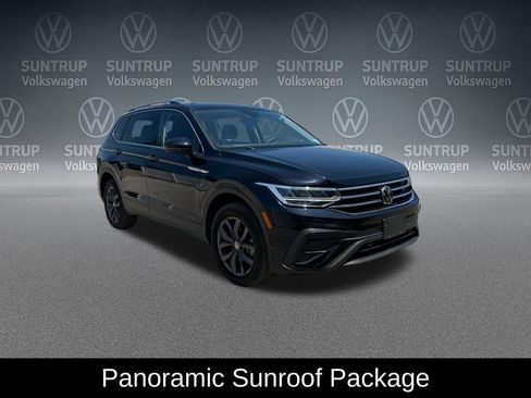 Used 2023 Volkswagen Taos SE w/ Panoramic Sunroof Package AWD/4WD image 5