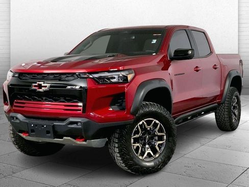 Used 2025 Chevrolet Colorado ZR2 w/ Technology Package image 13