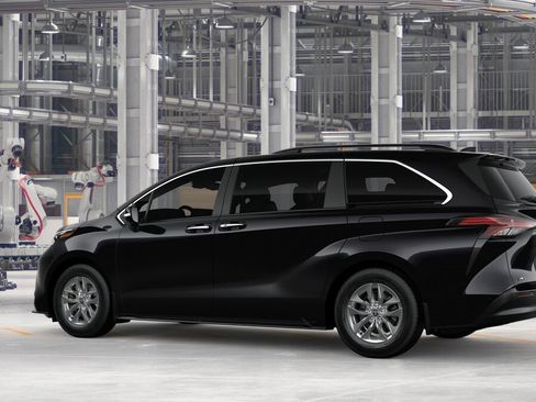 New 2026 Toyota Sienna XLE FWD image 5