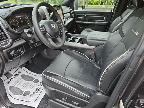 Used 2025 RAM 2500 Laramie AWD/4WD image 19