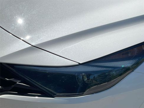 Used 2021 Hyundai Elantra SEL w/ Convenience Package FWD image 9