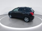 Used 2022 Chevrolet Trax LT w/ LT Convenience Package image 6