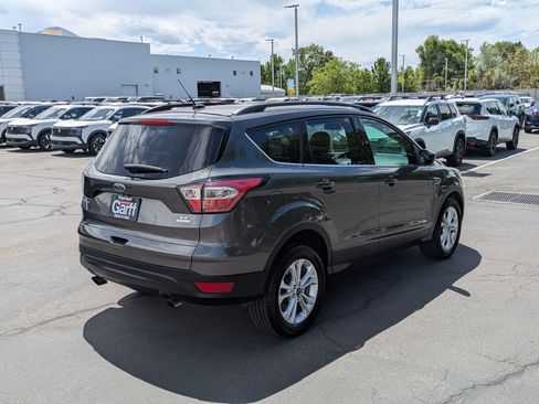 Used 2018 Ford Escape SE FWD image 3