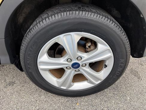 Used 2015 Ford Escape SE FWD image 9