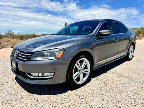 Used 2014 Volkswagen Passat TDI SE image 3