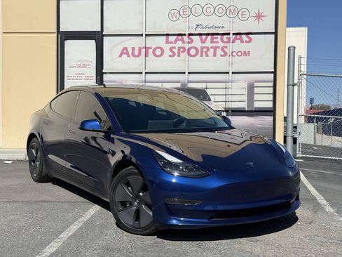 Used 2023 Tesla Model 3 Standard Range RWD image 2