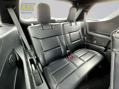 Used 2025 Ford Explorer ST-Line w/ ST-Line Street Pack AWD/4WD image 25