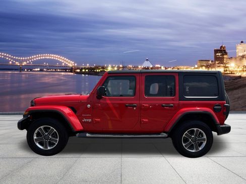 Used 2019 Jeep Wrangler Unlimited Sahara AWD/4WD image 2