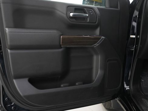 Used 2019 Chevrolet Silverado 1500 RST image 19