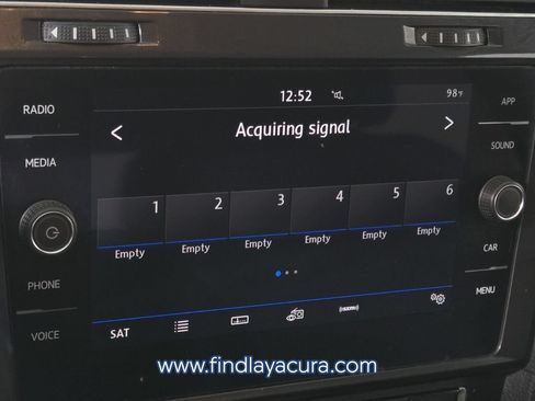 Used 2018 Volkswagen Golf SE FWD image 22