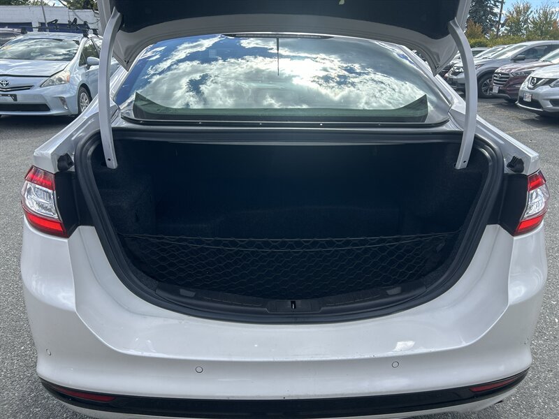 Used 2014 Ford Fusion Titanium FWD image 11
