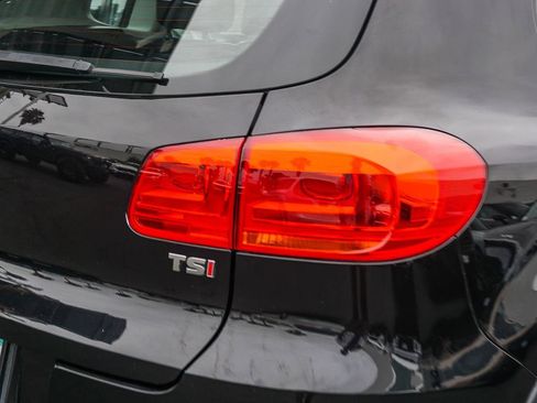 Used 2017 Volkswagen Tiguan S FWD image 8
