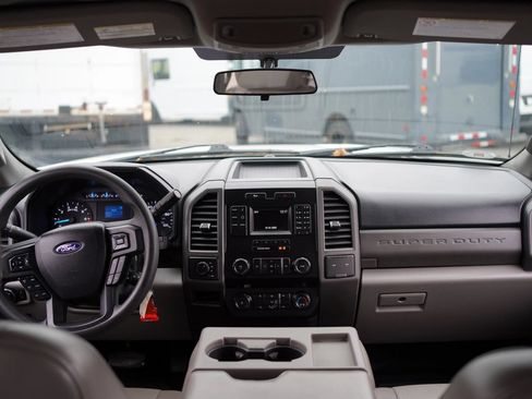 Used 2019 Ford F250 XL w/ Power Equipment Group AWD/4WD image 17