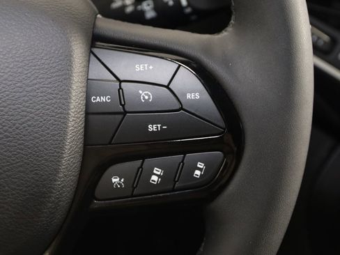 Used 2023 Jeep Cherokee Altitude Lux image 32