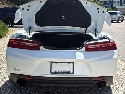Used 2017 Chevrolet Camaro LT RWD image 9