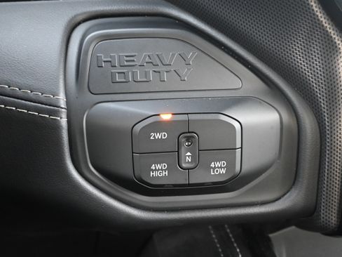 Used 2025 RAM 3500 Limited AWD/4WD image 31